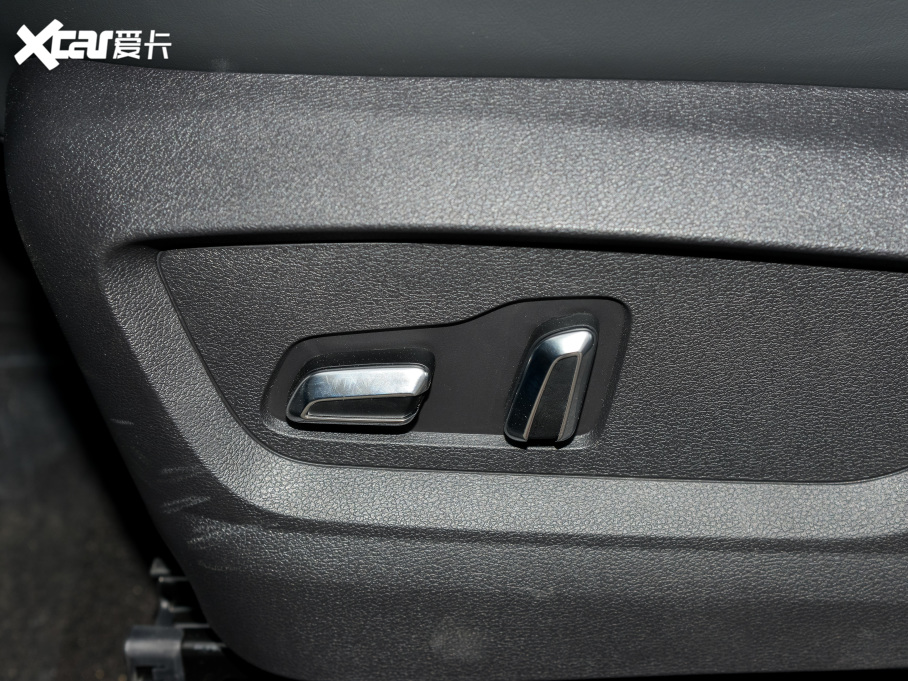 20228 PLUS Hi 390TGDI DCT+