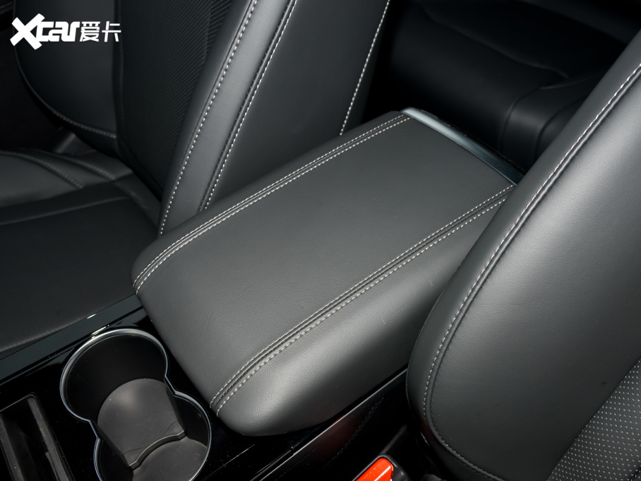 20228 PLUS Hi 390TGDI DCT+