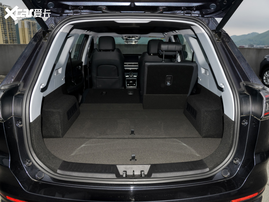 20228 PLUS Hi 390TGDI DCT+