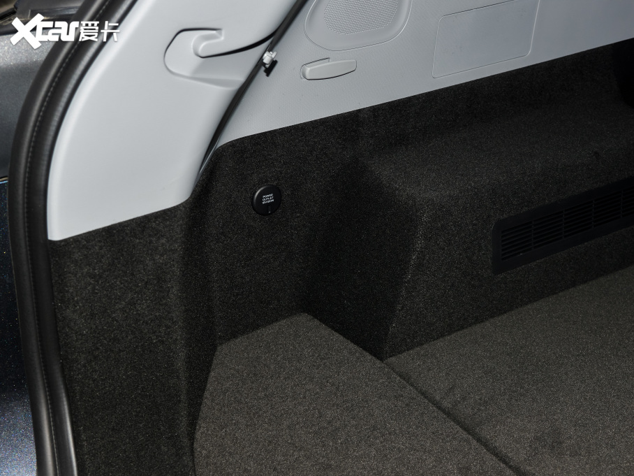 20228 PLUS Hi 390TGDI DCT+