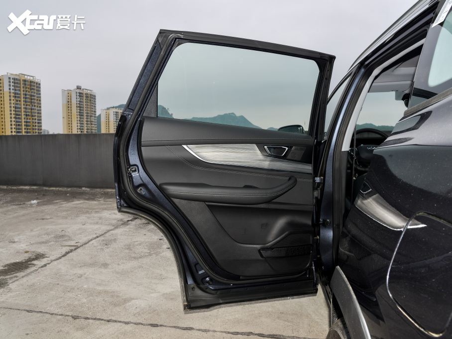 20228 PLUS Hi 390TGDI DCT+