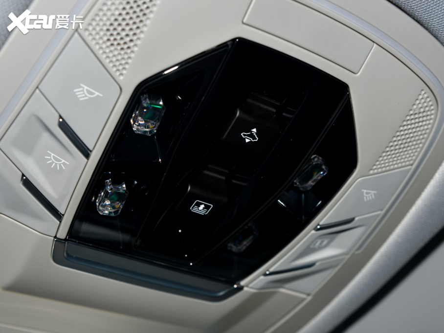 20228 PLUS Hi 390TGDI DCT+