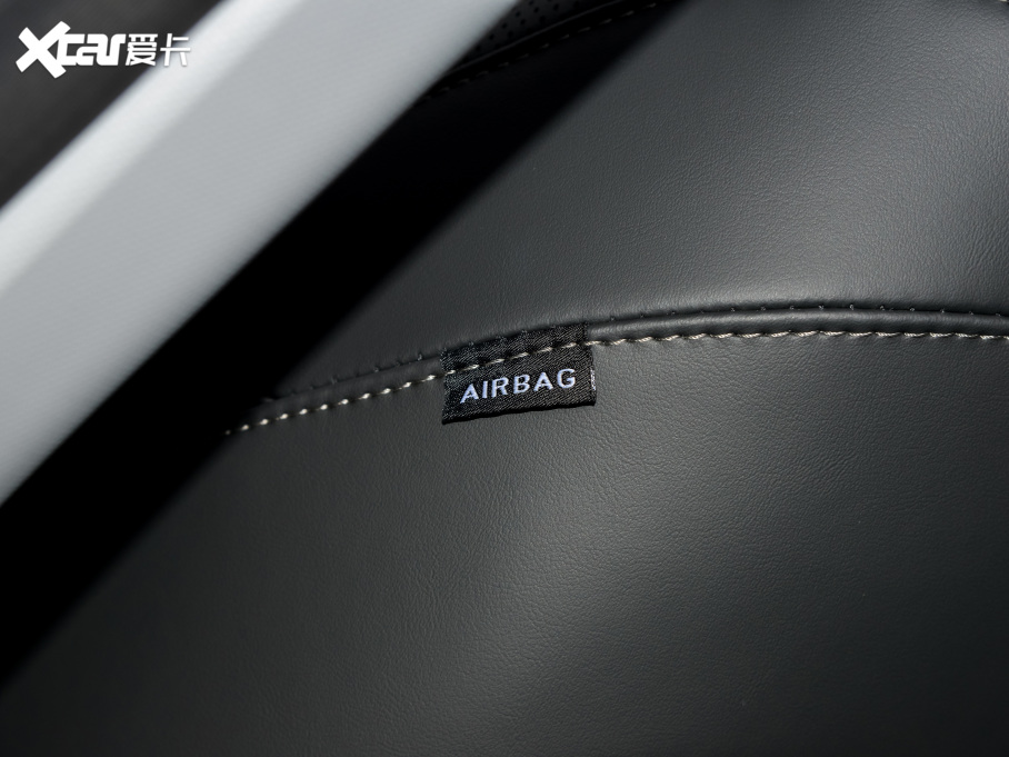 20228 PLUS Hi 390TGDI DCT+