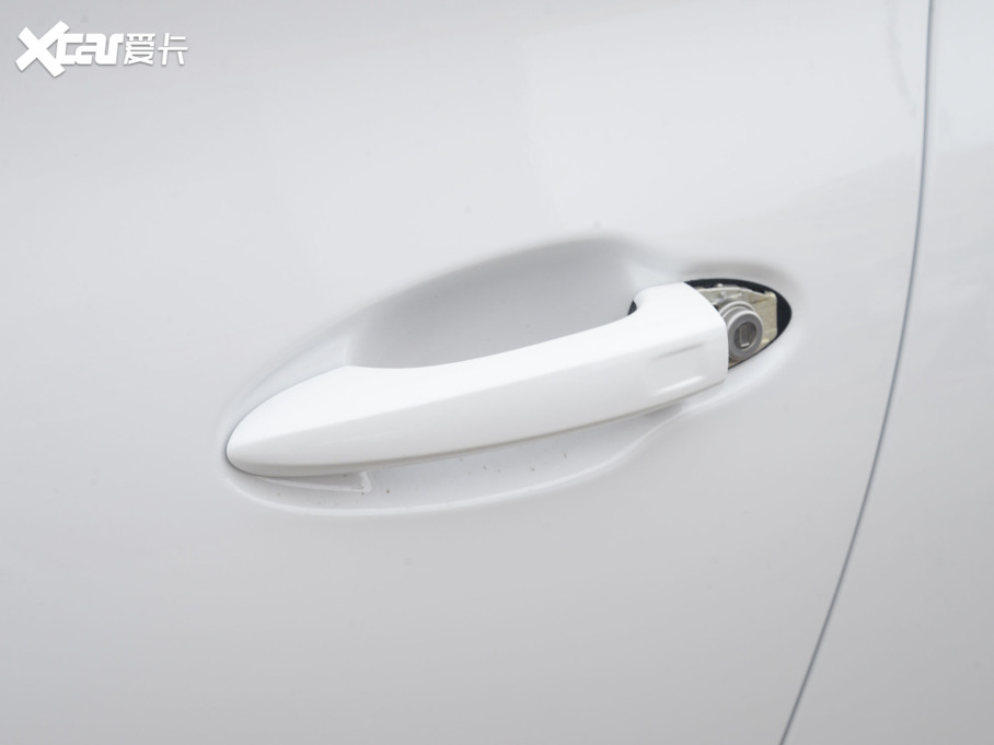 20228 PLUS Hi 390TGDI DCT+