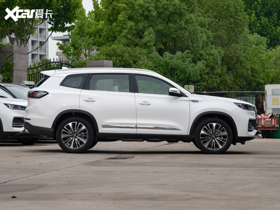 20228 PLUS Hi 390TGDI DCT+