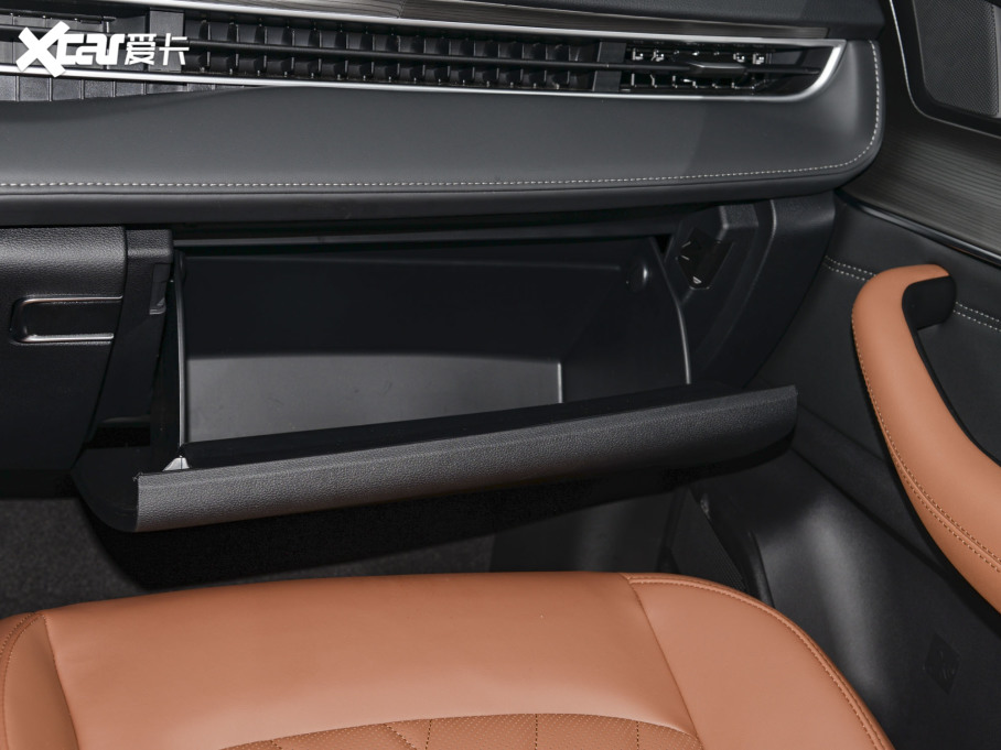 20228 PLUS Hi 390TGDI DCT+