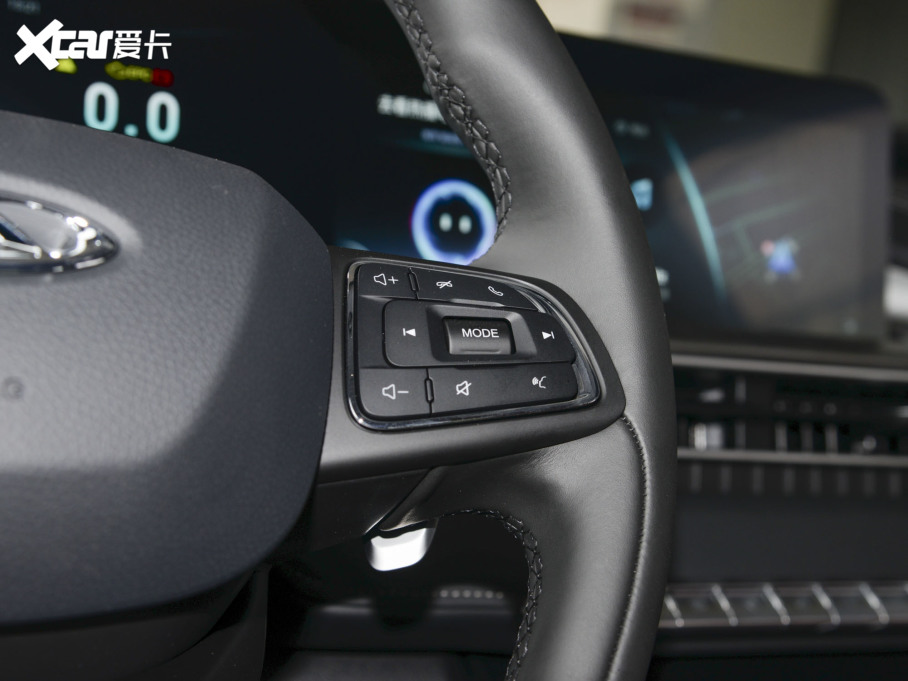 20228 PLUS Hi 390TGDI DCT+