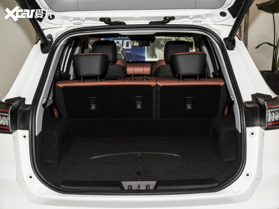 20228 PLUS 290TGDI DCT