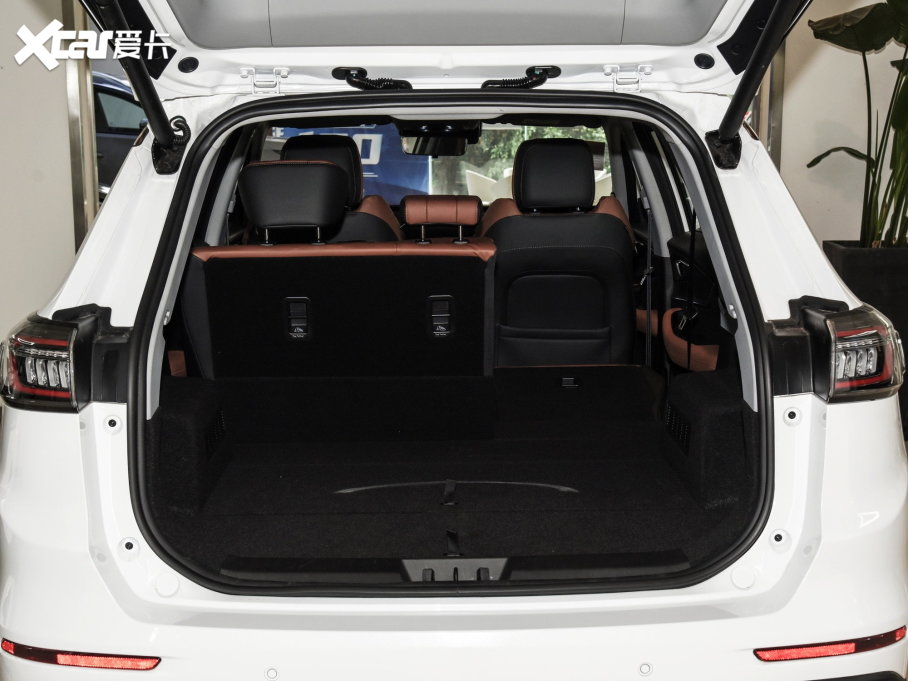 20228 PLUS 290TGDI DCT