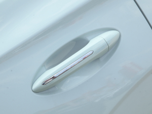 2022款1.5T CVT无界版 主驾门拉手