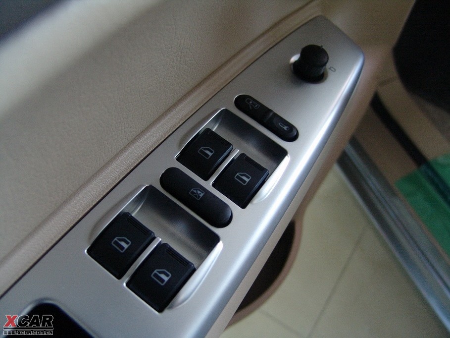 2009|֮Cross 2.0L քӺA