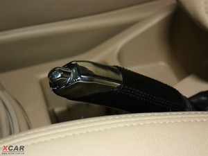2009款2.0L 手动舒适版 驻车制动器