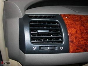 2009款2.0L 手动舒适版 空调出风口