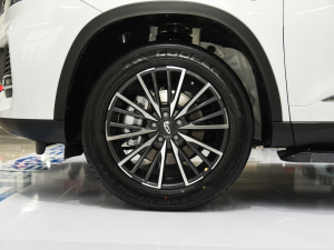 2022款PHEV 1.5T都市e+ 轮圈