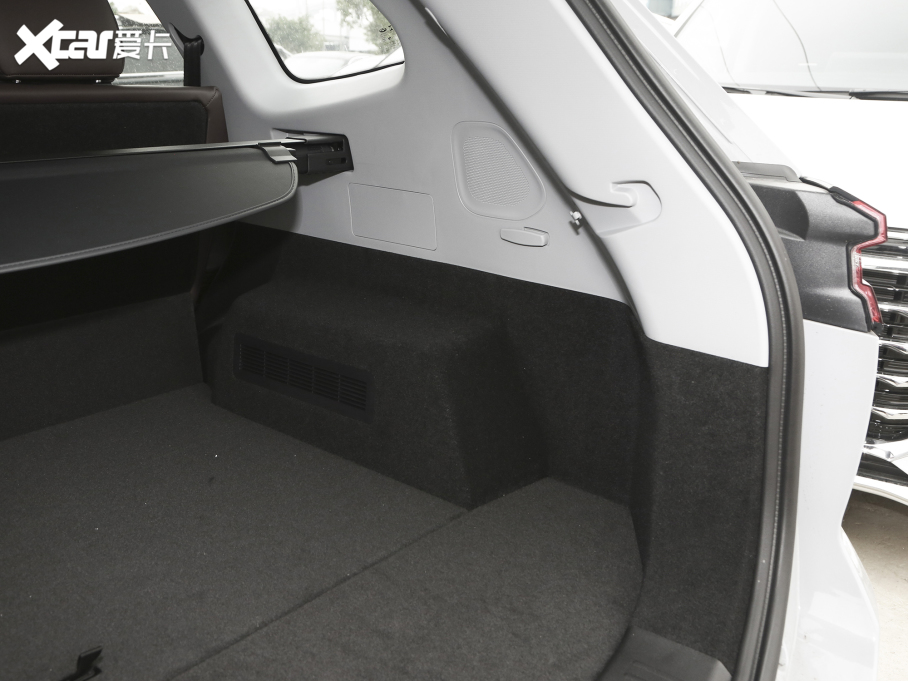 20228 PRO 390T (q)L 5