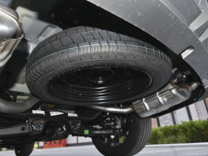 2022款290T 两驱风暴版 5座 备胎