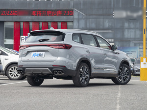 2022款390T 两驱浩瀚版 5座 右后45度