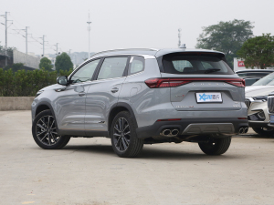 2022款390T 四驱风暴版 5座 左后45度