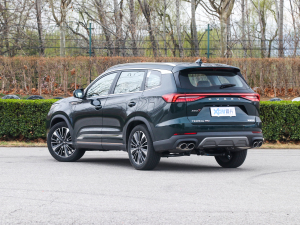 2022款390T 两驱浩瀚版 7座 左后45度