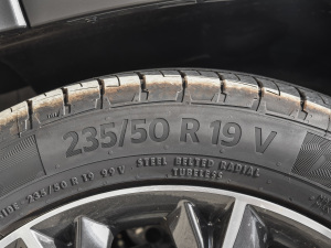 2022款290T 两驱风暴版 7座 轮胎尺寸