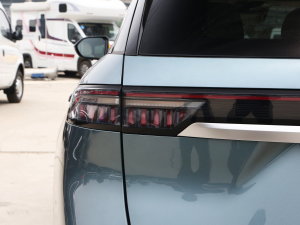 2023400T (q)F 7 (x)(ji)^