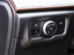 2023400T IȰ 5 v܇Ƅ