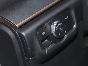 2023400T (q)A 7 п؅^(q)