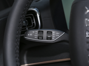 2023400T (q)A 7 п؅^(q)