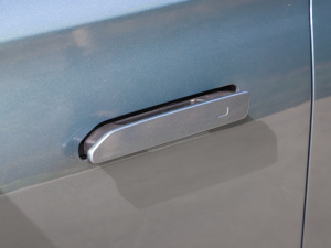 2023400T (q)A 5 (ji)^