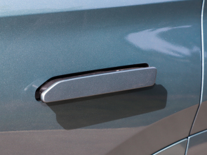 2023400T (q)A 5 (ji)^