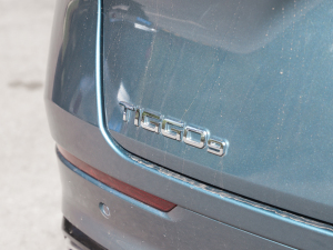 2023400T (q)A 5 (ji)^