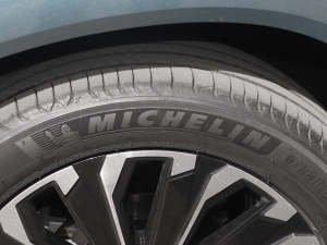 2023400T (q)A 5 (x)(ji)^