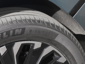 2023400T (q)A 5 (x)(ji)^