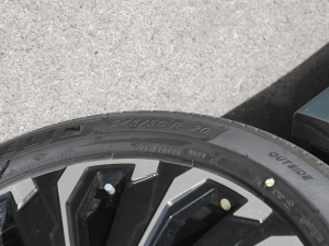 2023400T (q)A 5 (x)(ji)^