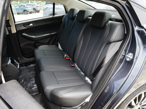 2023款1.5L CVT享PLUS 后排座椅