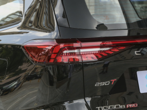 2024款冠军版 290T 两驱闪耀版 5座 尾灯