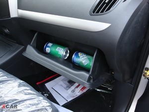 2010款1.8L 手动舒适型 手套箱