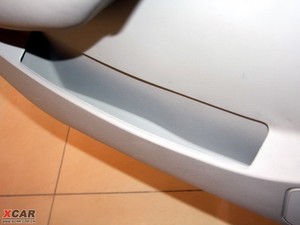 2010款1.6L 手动豪华版 前门储物空间
