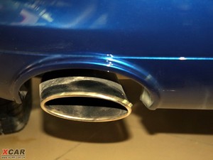2010款1.6L 手动豪华版 排气管