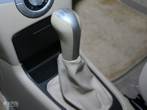 2010款1.5L 进取版 换挡杆