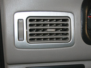 2010款1.5L 手动舒适版 中控区