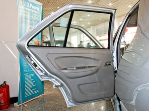 2010款1.5L 手动舒适版 空间座椅