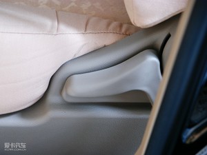 2010款1.5L 手动舒适版 主驾驶座椅调节
