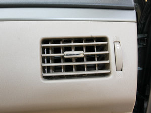 2010款1.5L 手动精英版 中控区