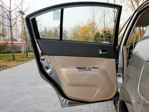 2010款1.5L 手动精英版 空间座椅
