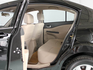 2011款1.5L 手动卓悦版 后排空间