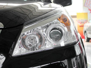 2011款1.5L 手动卓悦版 大灯