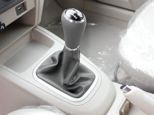 2011款1.5L 手动优悦版 换挡杆