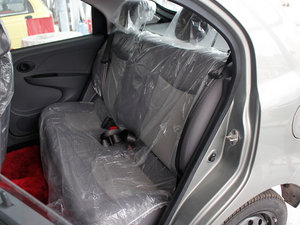 2011款1.0L 手动数智版 后排座椅
