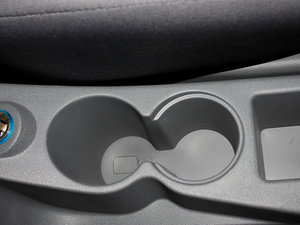2011款1.0L 手动数智版 空间座椅